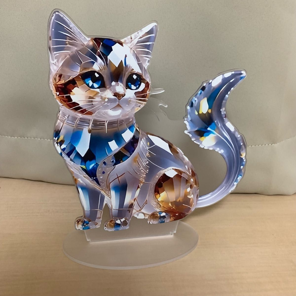 クリスタルキャット 置物 インテリア 飾り アクスタ 透け感 煌めく 猫 土台付き キラキラ アクリル板 猫雑貨 プレゼント_画像3