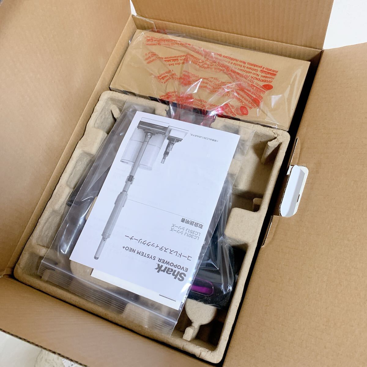 Shark EVOPOWER SYSTEM NEO+ LC301JBK シャーク コードレススティッククリーナー 掃除機 未使用品_画像8