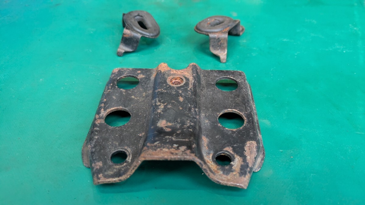 CB250N CB400N 外装ステー スーパーホークIII タンク取付ステー、サイドカバーステーSET売り！ ホーク3仕様等に！ 廃盤 絶版部品 当時物_画像4
