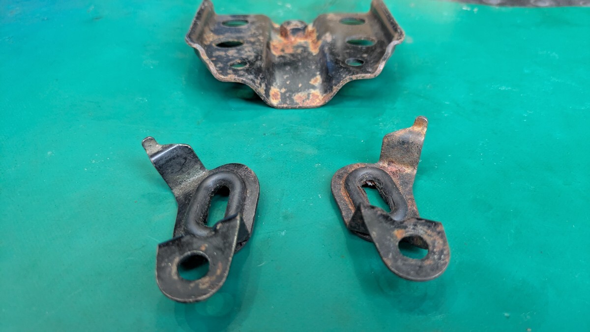 CB250N CB400N 外装ステー スーパーホークIII タンク取付ステー、サイドカバーステーSET売り！ ホーク3仕様等に！ 廃盤 絶版部品 当時物_画像6