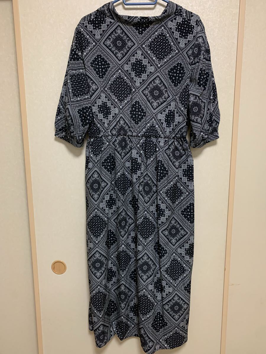 【送料込】ジーユー GU バンダナプリントワンピース 7分袖 黒 ブラック サイズ XL ロングワンピース ペイズリー_画像5