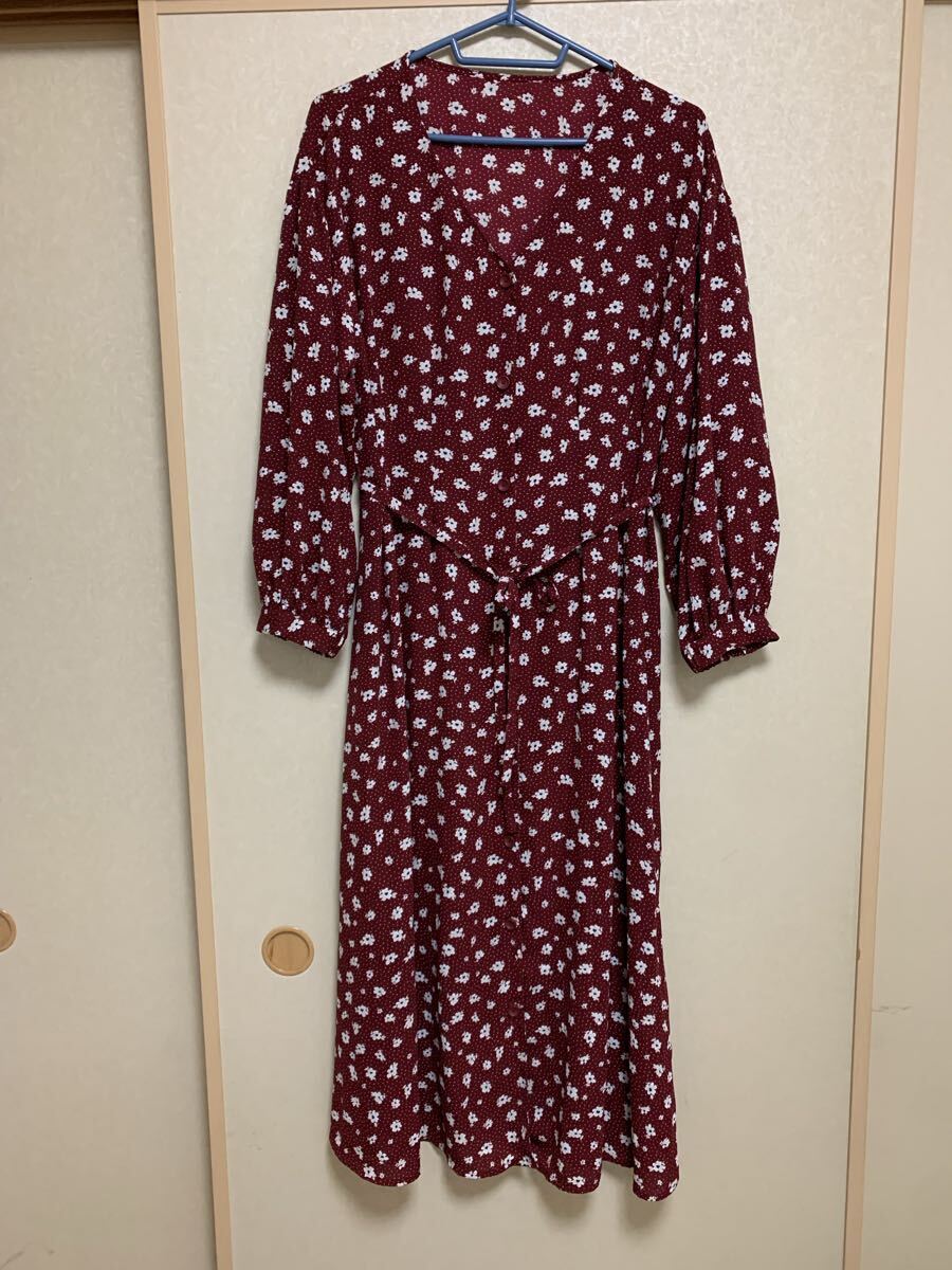 【送料込】ジーユー GU フラワープリントワンピース 長袖 赤系 エンジ サイズ XL ロングワンピース 花柄_画像1