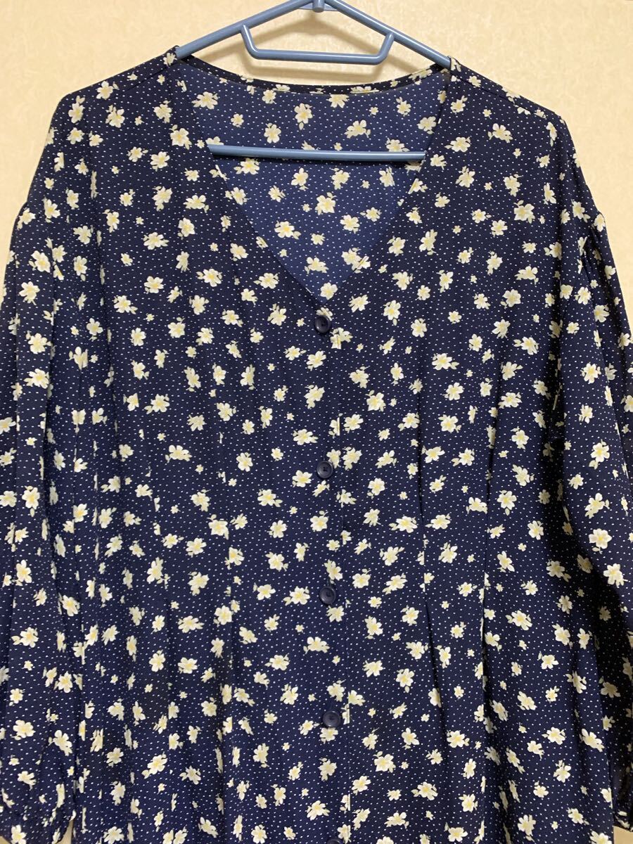 【送料込】ジーユー GU フラワープリントワンピース 長袖 紺色系 ネイビー サイズ XL ロングワンピース 花柄 ウエストリボン無し_画像2