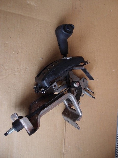 * Nissan Clipper U72V H20 год AT рычаг переключения скоростей select рычаг 22-2H57