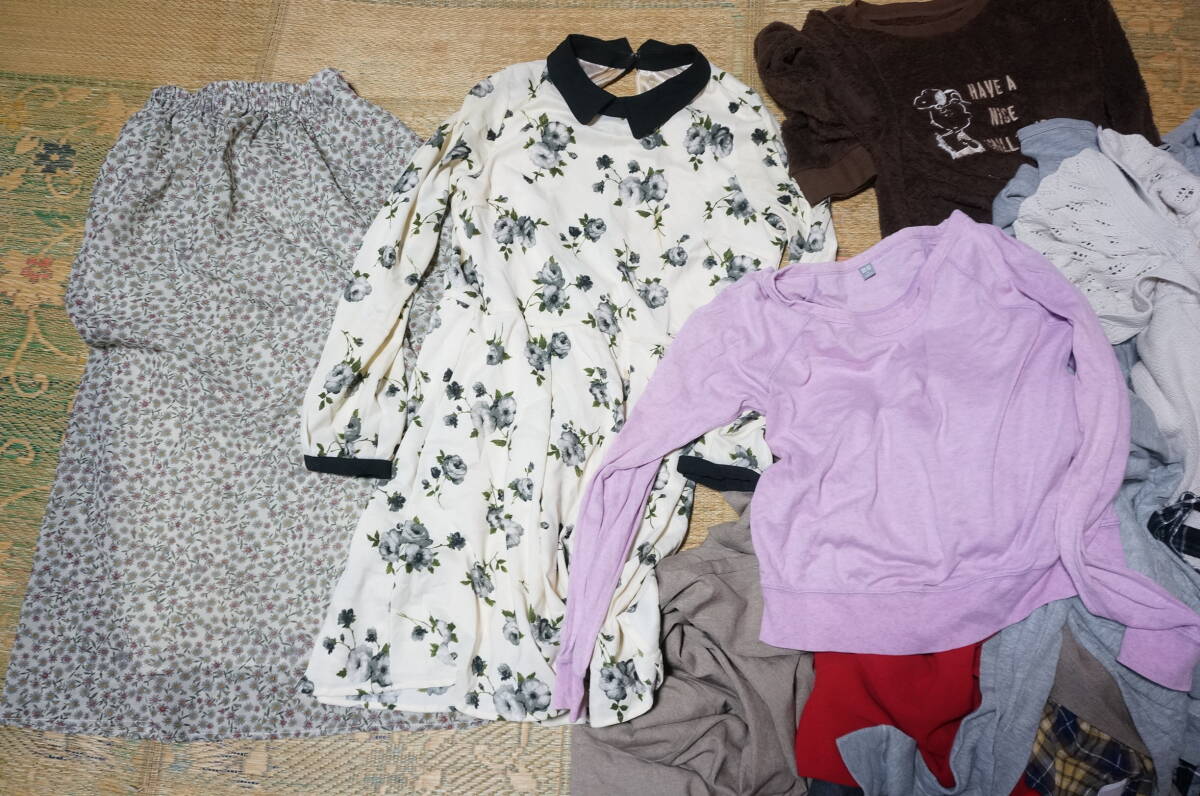 女性用 レディースMサイズ位の洋服 長袖トップス・タートルネック・カーディガン・ワンピース等 大量まとめ売りセット_画像2