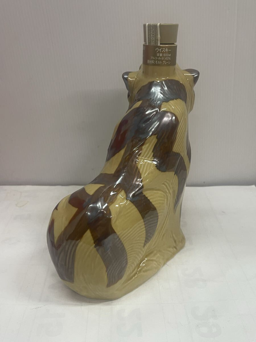 【古酒】未開栓 SUNTORY WHISKY ROYAL ローヤル12年 干支ボトル 寅歳（虎/トラ） サントリーウイスキー _画像5