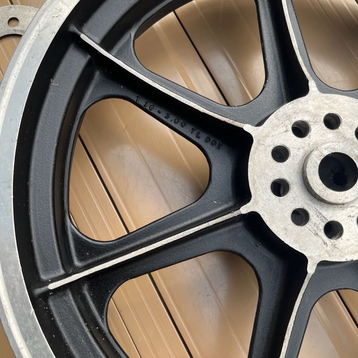 希少　モーリス　キャストホイール 油圧ドラム用　１６ リア　パン　ショベル　アーリー　ハーレー　chopper AMF morris _画像4