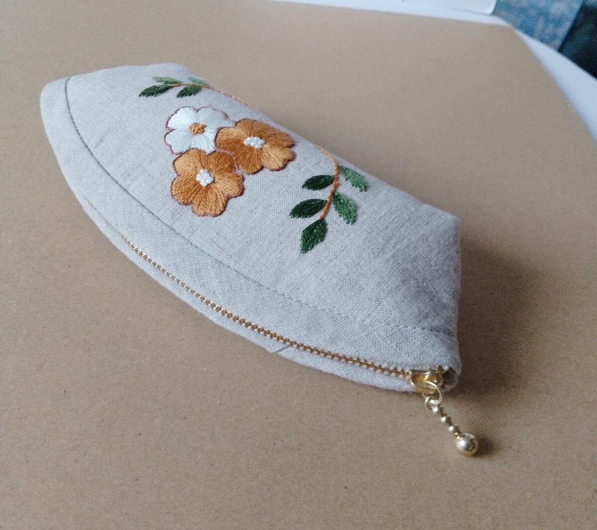 秋色フラワー 手刺繍 ハンドメイド メガネケース リネン 刺繍_画像4