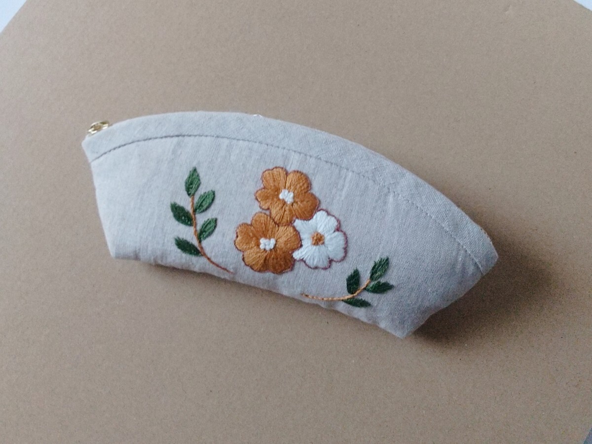 秋色フラワー 手刺繍 ハンドメイド メガネケース リネン 刺繍_画像1
