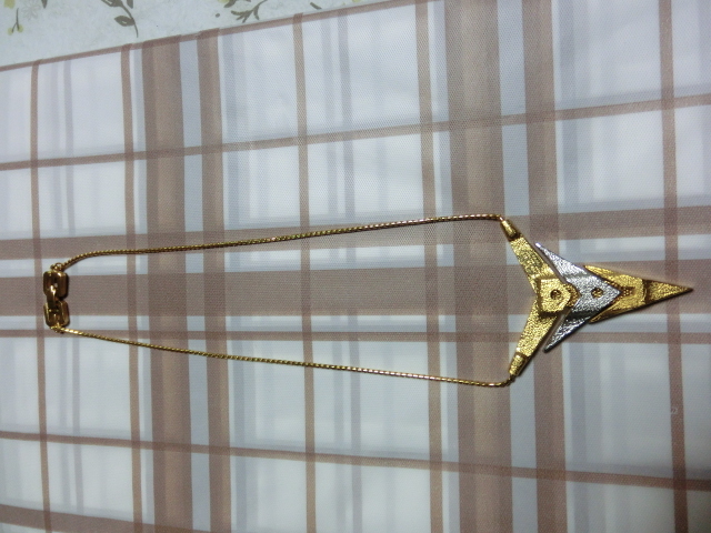 ■美品：ＧＩＶＥＮＣＨＹネックレス　　　　Ｔｎ481_画像4