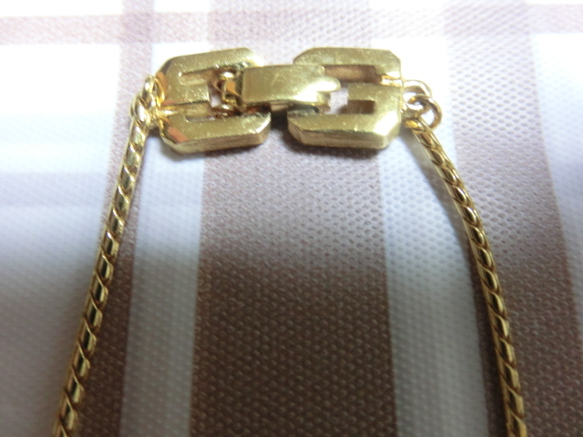 ■美品：ＧＩＶＥＮＣＨＹネックレス　　　　Ｔｎ481_画像5