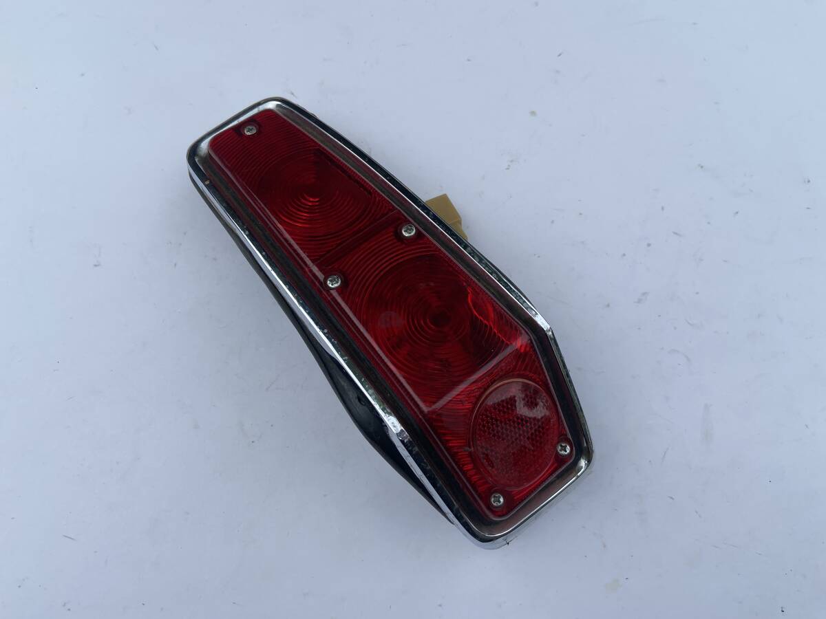 サニー1000バン VB10 テーレンズAssy (左) 純正未使用品_画像1