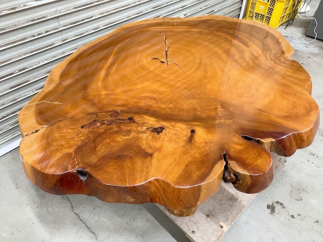 中古 一枚板テーブル 1350×1100mm 輪切り 座卓 ローテーブル 和室 古民家 座敷 机 年輪 ちゃぶ台 レトロ 茨城県常陸大宮 1013や11 M 家D_画像2