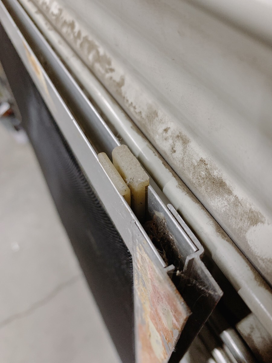 中古 網戸 ２枚セット アルミサッシ W85.5×H118.5mm トーヨーサッシ サッシ 窓 建具 住宅 引取歓迎 茨城県常陸大宮市 1002か1 M裏 220_画像2