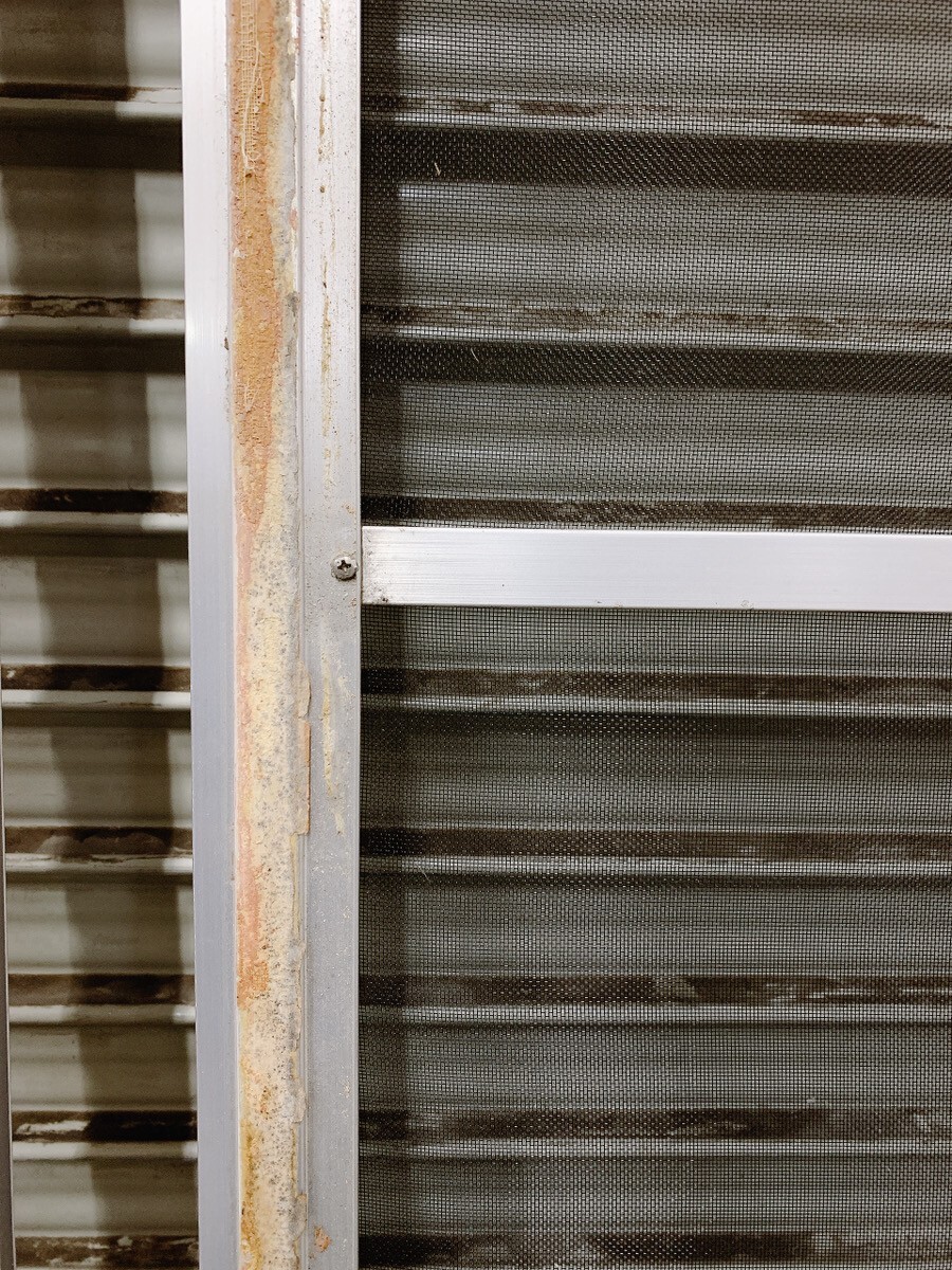 中古 網戸 ２枚セット アルミサッシ W85.5×H118.5mm トーヨーサッシ サッシ 窓 建具 住宅 引取歓迎 茨城県常陸大宮市 1002か1 M裏 220_画像3