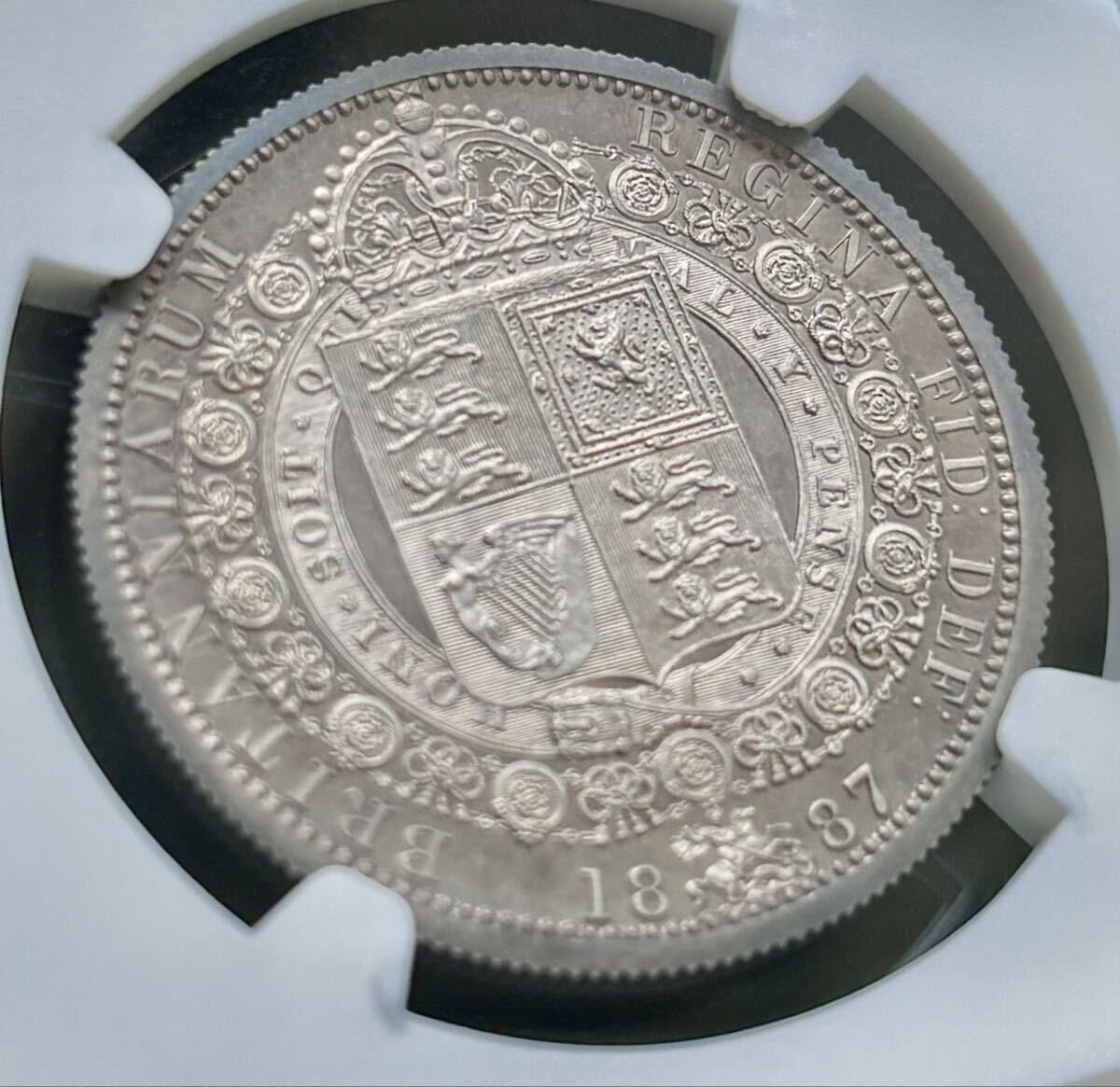 【完売品】1887イギリス ヴィクトリア女王ハーフクラウン銀貨 NGC PF62CAM エリザベス ウナとライオン金貨コインではない_画像5