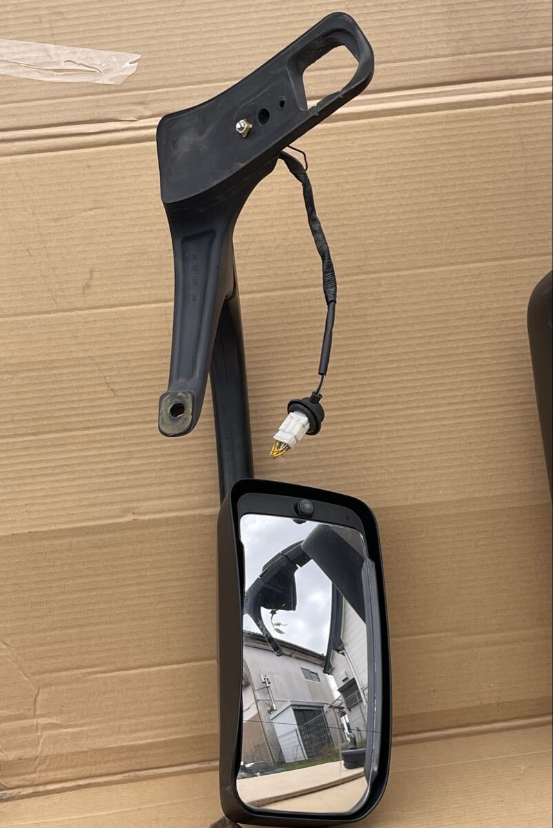 125 оригинальный Mitsubishi Fuso Super Great хромированные зеркала зеркало заднего вида зеркало крепление, опора зеркало крепление, опора левый и правый в комплекте 