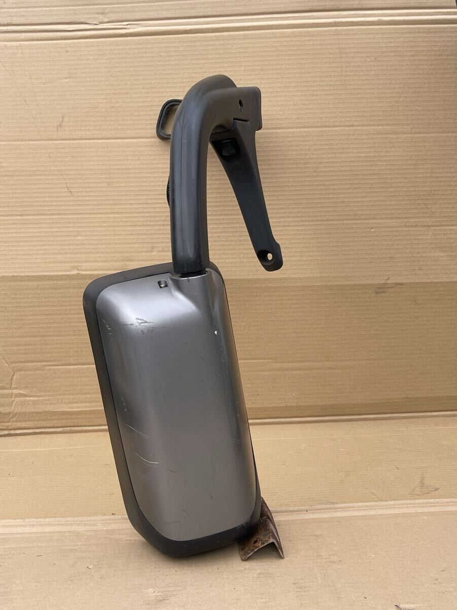 125 оригинальный Mitsubishi Fuso Super Great хромированные зеркала зеркало заднего вида зеркало крепление, опора зеркало крепление, опора левый и правый в комплекте 