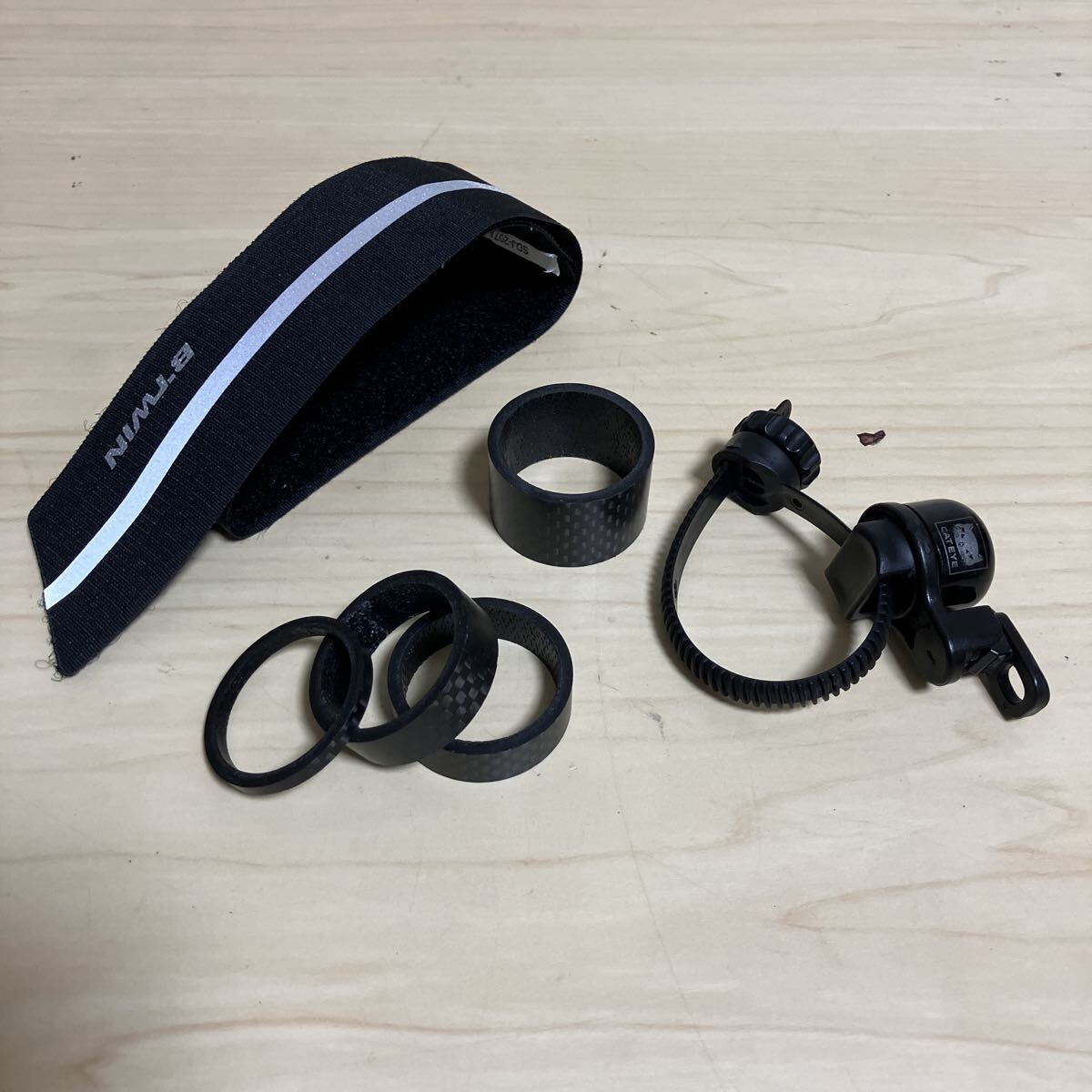 ブラックバーン 携帯ポンプ アルミボトルゲージ CATEYE ベル / カーボンヘッドスペーサー ツールケース 裾バンド / サイクリングアクセサリ_画像4