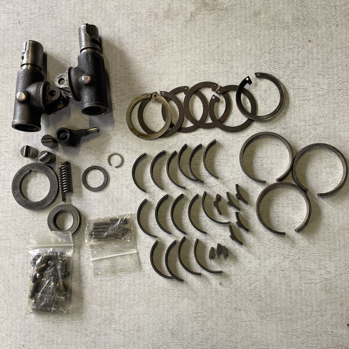 サニー A型 サニトラ 310サニーB110 TSサニーローバックミッション GX5 F5C56A 直結5速 パーツ_画像1