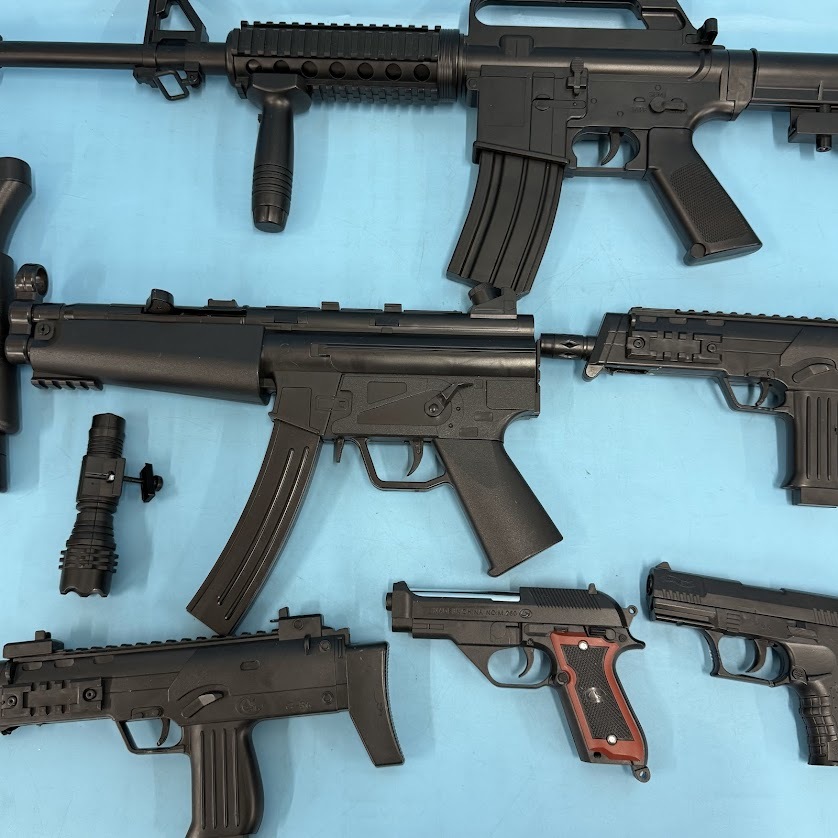 【B514-10】エアガン 6点 ライト 1点 など まとめ売り_画像1