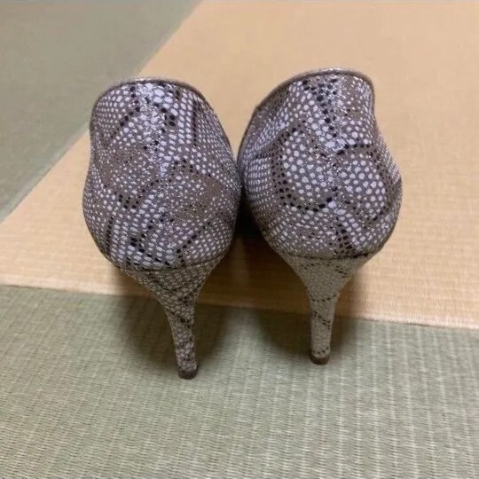 レディースパンプス　22.5センチ　ゴールド　ラメ　ハイヒール　靴_画像3