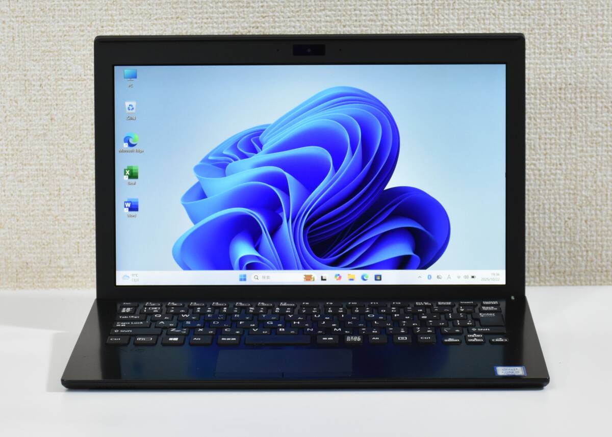 VAIO VJPF11C11N/Core i5-7200U/メモリ8GB/ SSD 256GB/11.6インチ/高解像度1920x1080/Windows 11/中古ノートパソコン_画像1