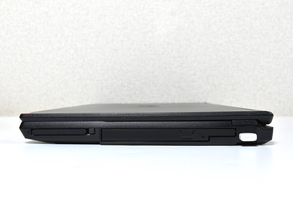 FUJITSU LIFEBOOK A576/P / Celeron 3855U/メモリ8G/ SSD 128G/15.6インチ/DVD/Windows 10 /中古ノートパソコン_画像6