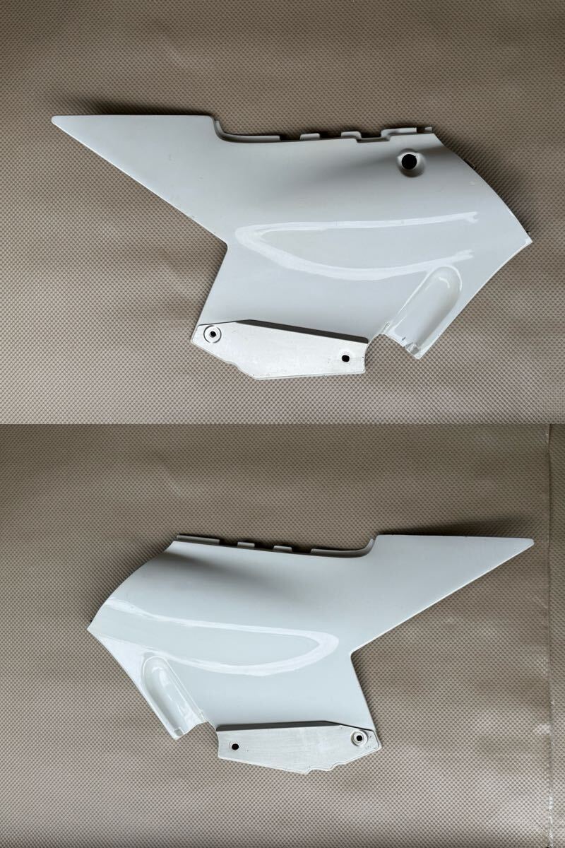 【左右セット】RG400Γ RG500Γ共通 サイドカバー 白（塗装綺麗） の画像1