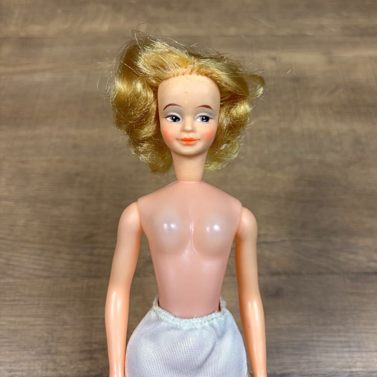 JAPAN 刻印 着せ替え人形 昭和レトロ 詳細不明 全長29cm 当時物 リカちゃん バービー タミーちゃん ドール ヴィンテージ_画像2
