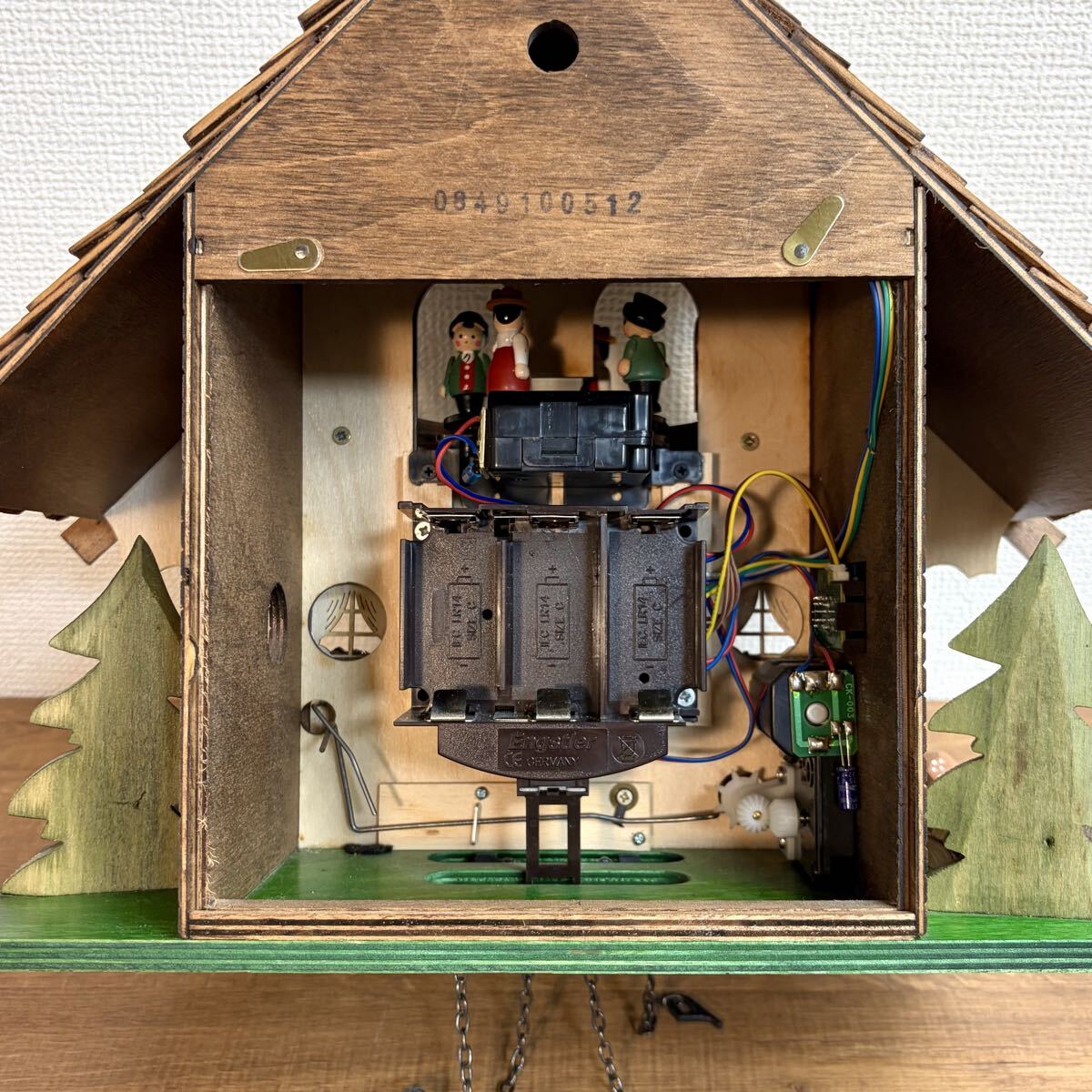 Engstler ドイツ製 からくり時計 鳩時計 クォーツ 基本動作OK ジャンク エングストラー レトロ アンティーク ビンテージ ハト時計 掛け時計_画像6