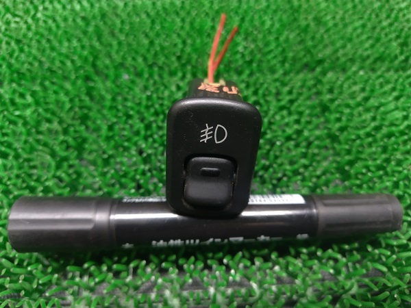 ★送料400円 ダイハツ テリオスキッド J111G J131G フォグランプスイッチ フォグスイッチ_画像2