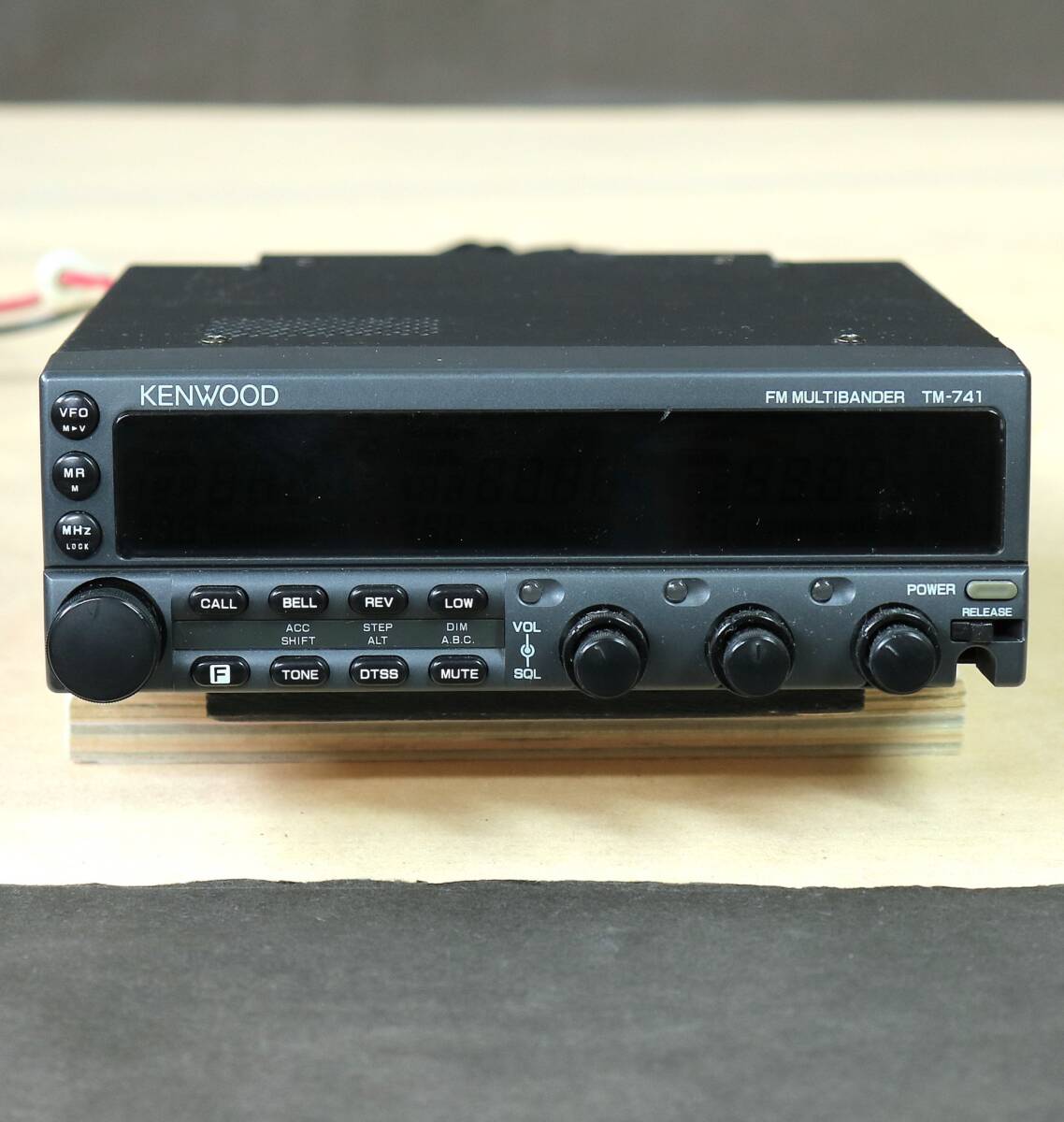 KENWOOD ケンウッド TM-941S ハイパワー仕様( TM-741S +1200MHz ) 3バンド モービル機 白色 LED換装済( TM742 TM-841 TM942 )_画像5