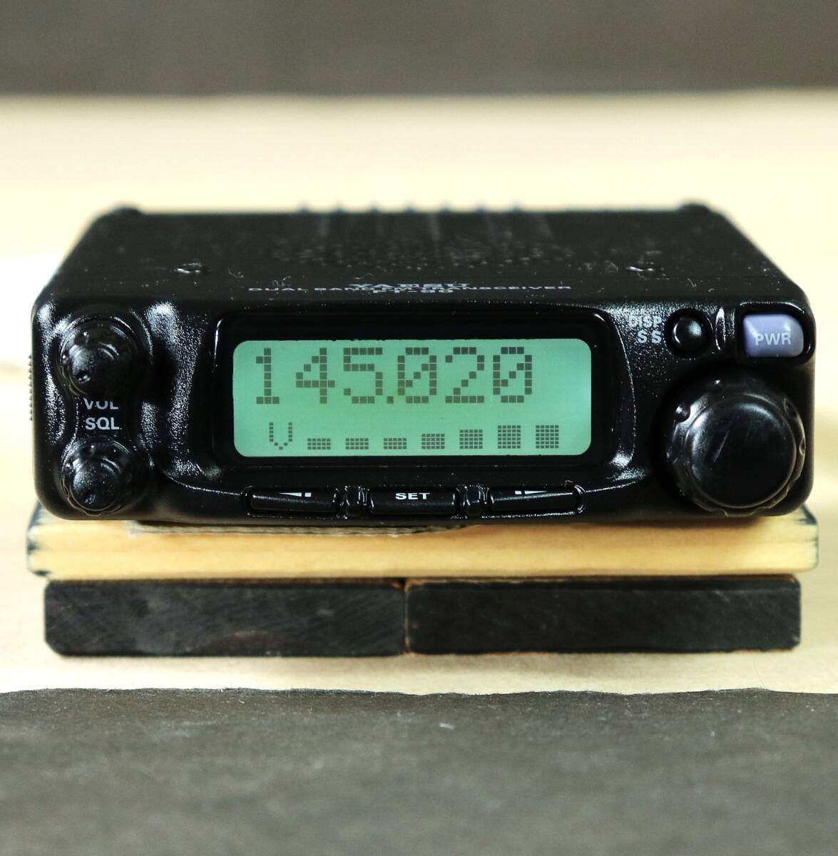 ※超コンパクト YAESU ヤエス FT-90 145/430MHz ２バンドモービル 20W機 ( FT-4800 FT-4900 TM-732 TM-733 IC-2350 )_画像1