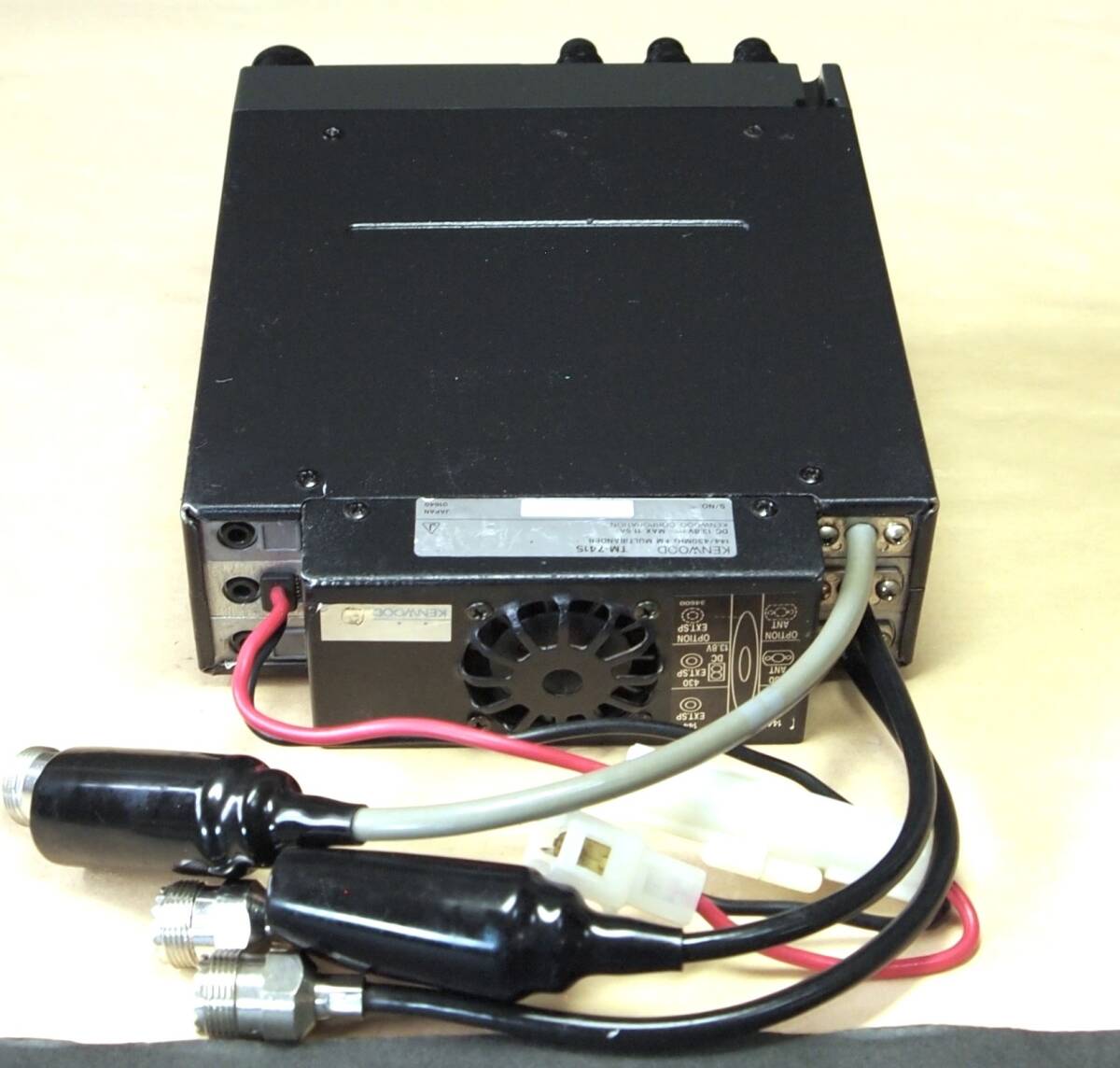 KENWOOD ケンウッド TM-941S ハイパワー仕様( TM-741S +1200MHz ) 3バンド モービル機 白色 LED換装済( TM742 TM-841 TM942 )_画像2