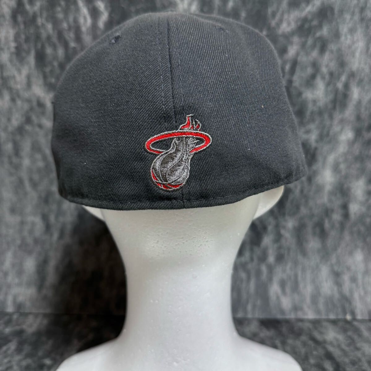 コラボ New Era ニューエラ Miami Heat マイアミ・ヒート 59FIFTY キャップ 帽子 グレー系 7 1/4 57.7cm ＊U_画像4