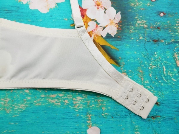 Zc7019◆新品 ブラショーツセット 【C70/M】下着 ランジェリー 脇高 美胸 美谷間 フラワーブーケ クリーム_画像7