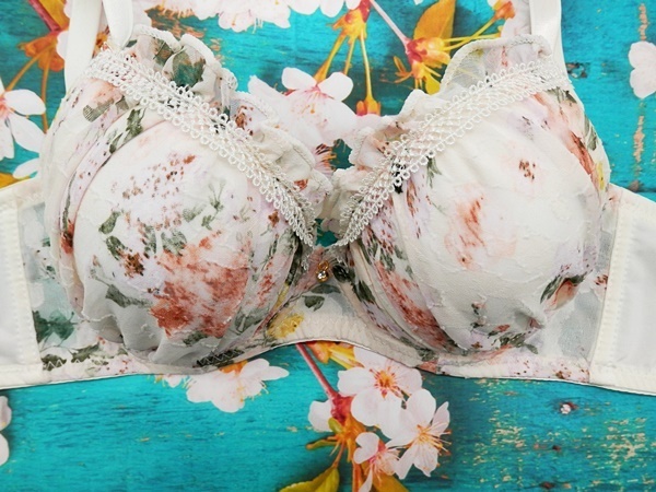 Zc7019◆新品 ブラショーツセット 【C70/M】下着 ランジェリー 脇高 美胸 美谷間 フラワーブーケ クリーム_画像6