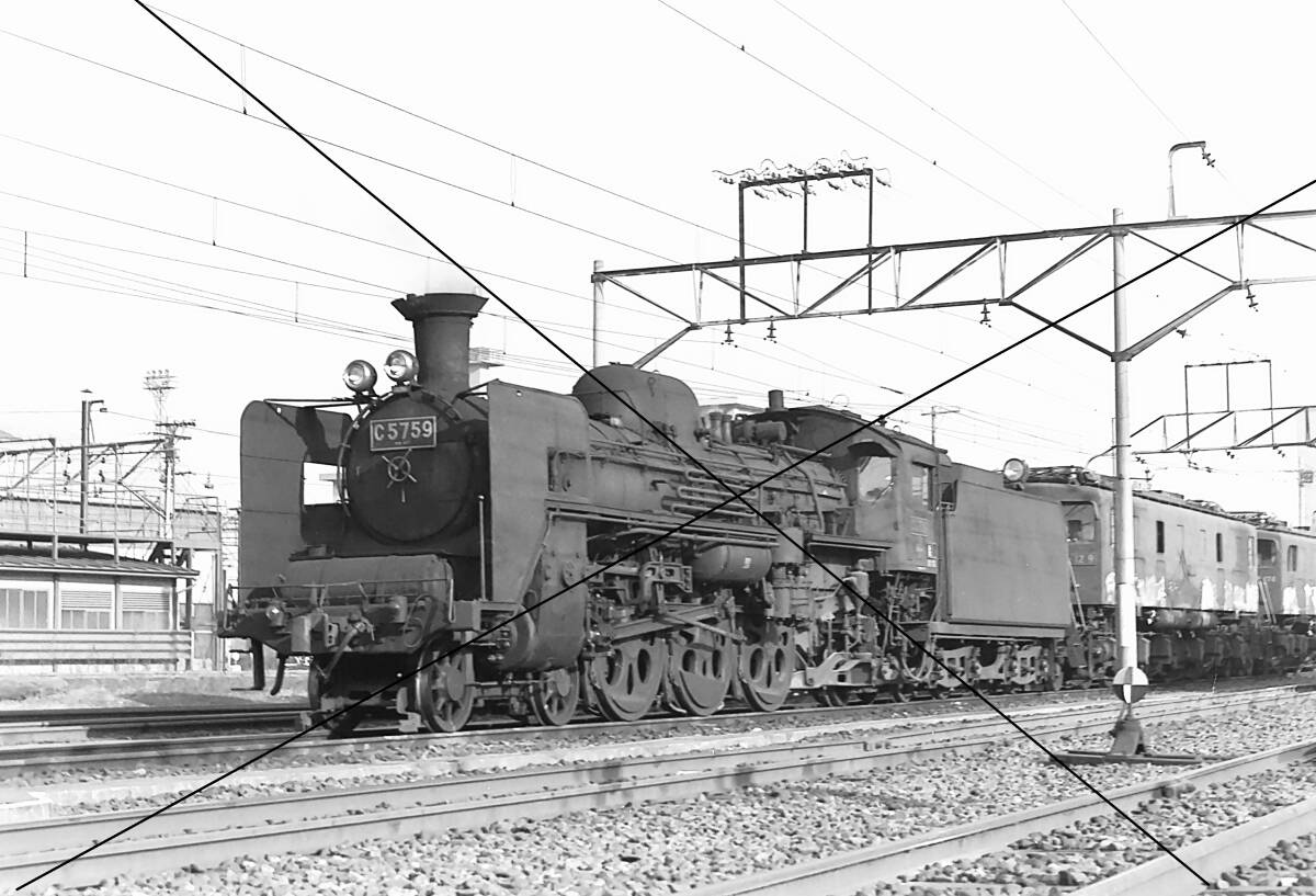 レア№C57-59〔佐〕常磐成田線＝昭和40年代のSLモノクロネガ35mm1コマ#2/田端機関区/単機/S44.2.9/著作権譲渡証明書=有り_画像1