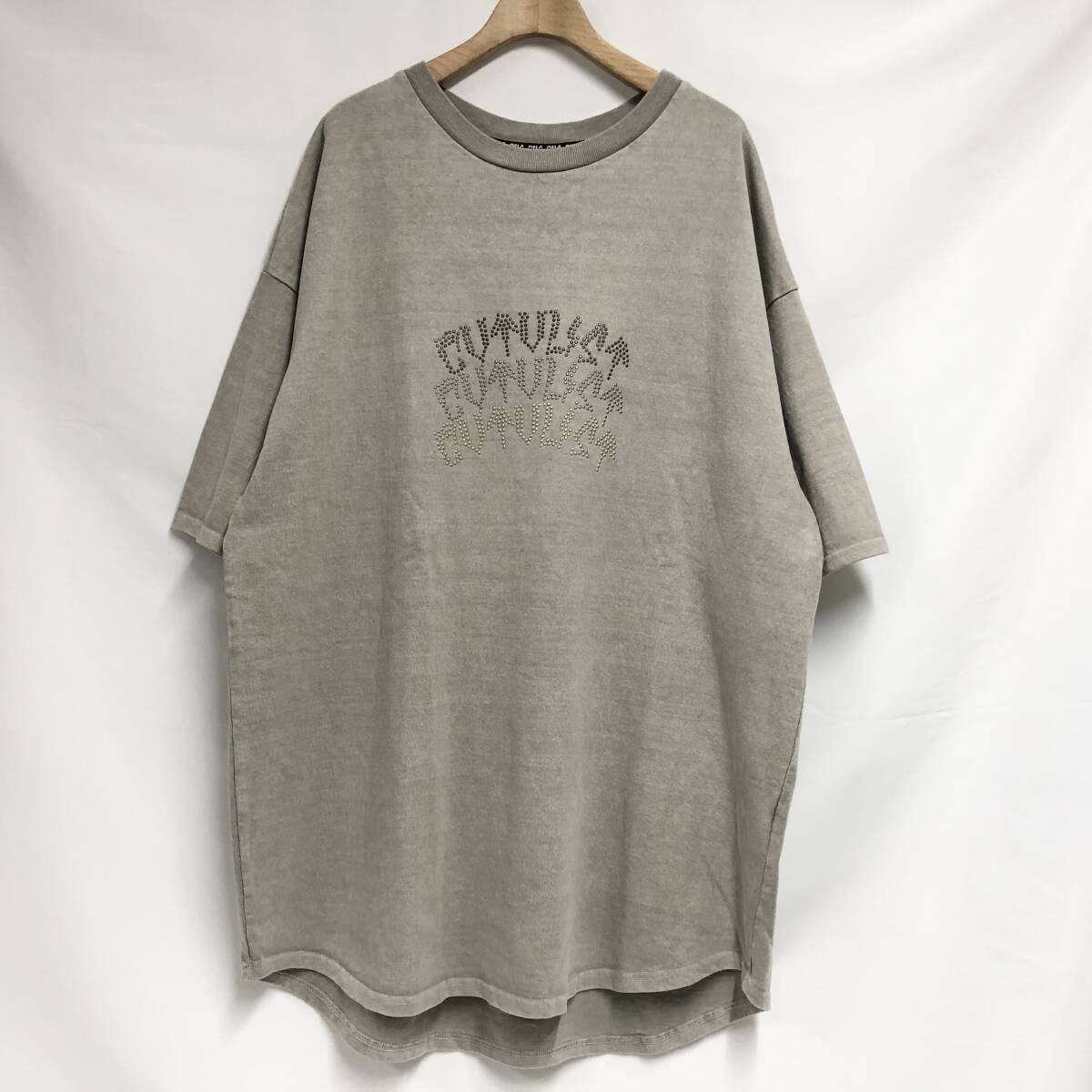 ○★新品未使用　CVTVLIST（カタリスト）　ラインストーン Tシャツ　2　ベージュ★○_画像2