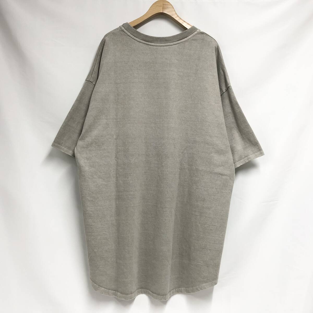 ○★新品未使用　CVTVLIST（カタリスト）　ラインストーン Tシャツ　2　ベージュ★○_画像3