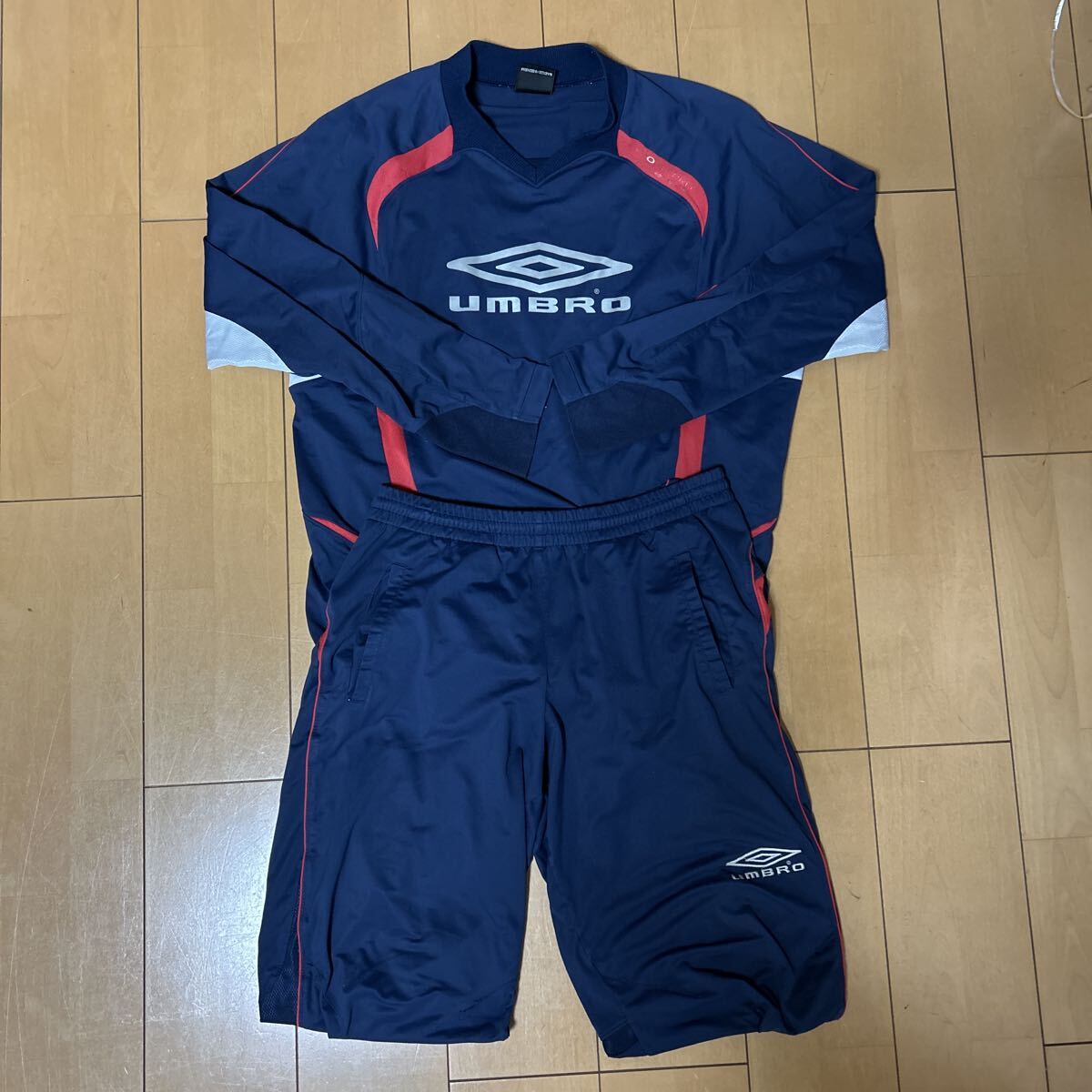 UMBRO Umbro верх и низ в комплекте футбол джерси футзал выставить темно-синий L UMBRO Umbro верх и низ в комплекте футбол джерси футзал выставить темно-синий L
