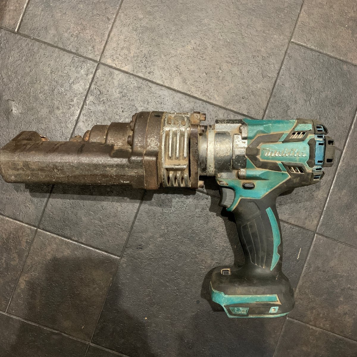  б/у товар *makita Makita заряжающийся арматурный профиль kataSC163D электроинструмент б/у корпус только для металлообработки режущий станок *makita