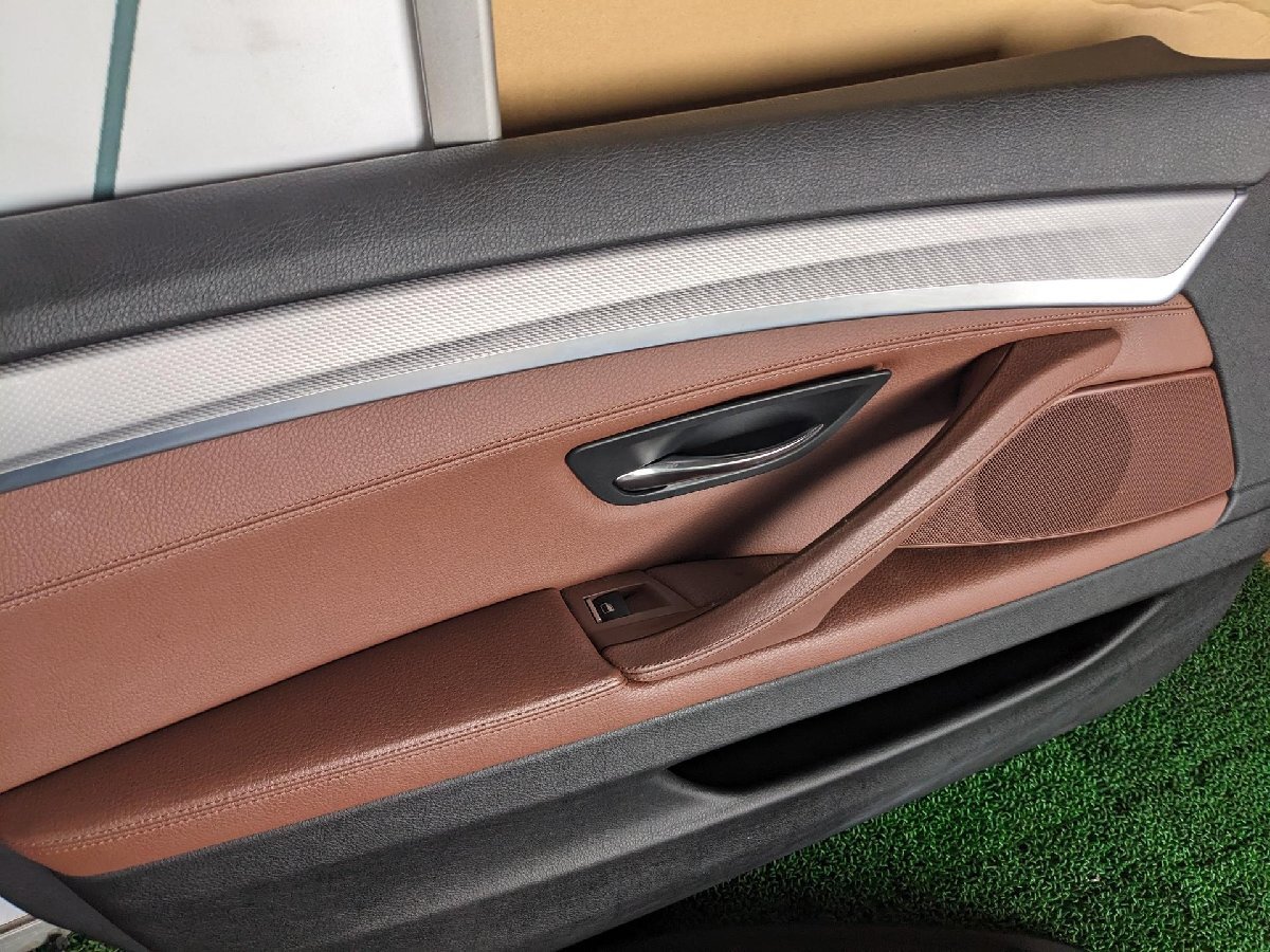 BMW　ドアトリム　左右　523d ツーリング　LDA-MX20　MX20　F11 LCI　2013　F11　#hyj　NSP272895_画像5