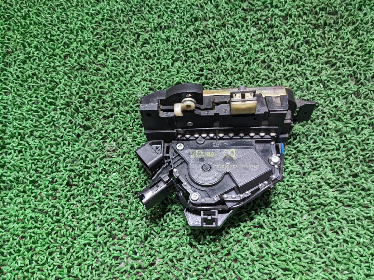  Ford передний фиксатор двери правый Focus #hyj NSP275911