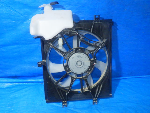 7 タント カスタム LA650S 令和元年 KF-VE7 純正 ラジエーター 電動ファン_画像2