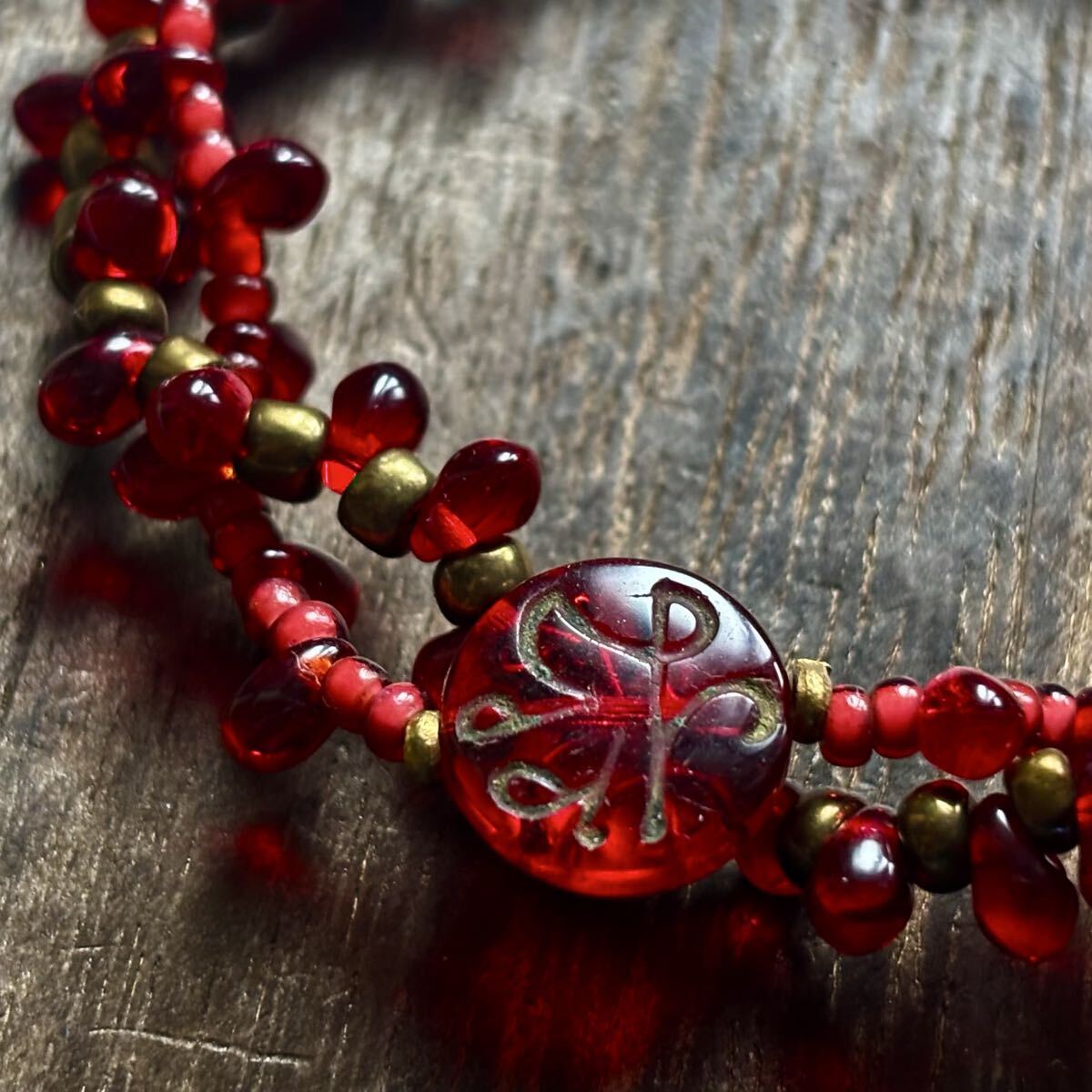  пунцовый. античный венецианский bohemi Anne бисер 2 полосный браслет золотой красный белый Hearts . человек. бисер 