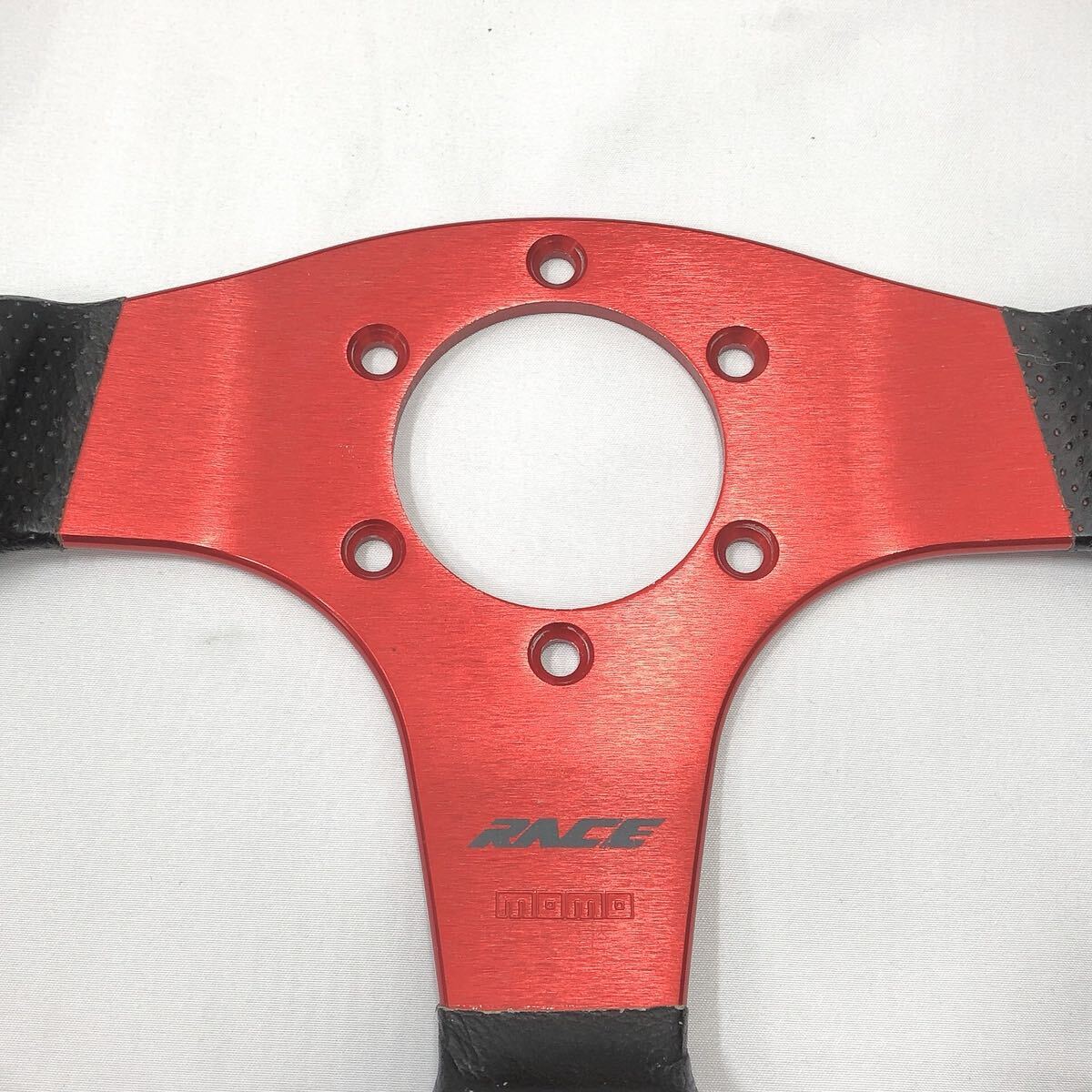 ★1-1014 MOMO RACE TYP D35 KBA 70116 モモ ステアリング レース 35φ レザー レッド×ブラック ハンドル イタリア製/ホーンボタン付き_画像2