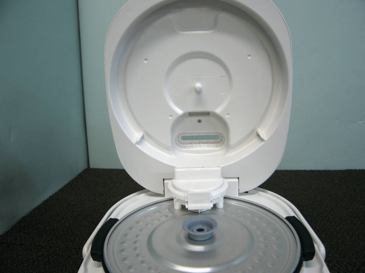 ■美品 SHARP マイコン炊飯器 KS-CF05B-W 3合炊き 2022年製 中古品■の画像5