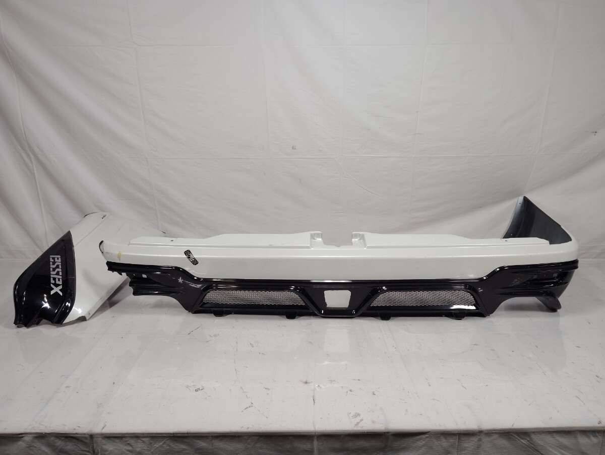 ■送料込■即決 CRS ESSEX ハイエース 200系 ナロー 全型 QUATTRO リアバンパー ホワイトパール ブラック ツートン トヨタ 122_画像1